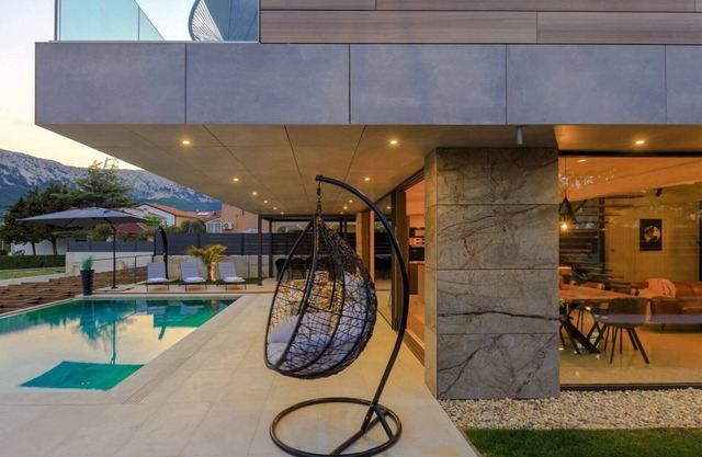 Stylish Villa Besca with heated infinity pool