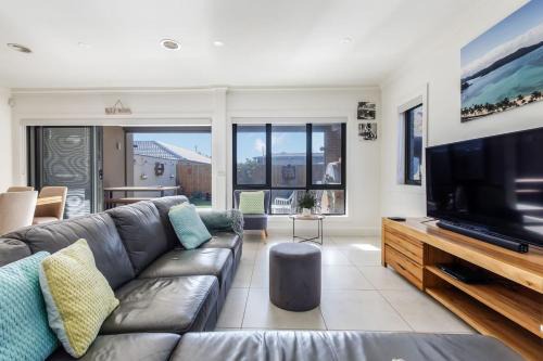 Sullivan Villa - Spacious Modern Escape by Rye Beach