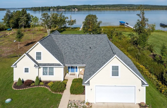 Summerside Cape on Crooked Lake-Waterfront-Sunsets-Sleeps 12