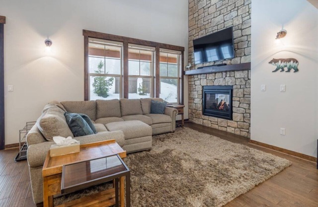 Suncadia 3 Bdrm Townhome with Private outdoor fireplace