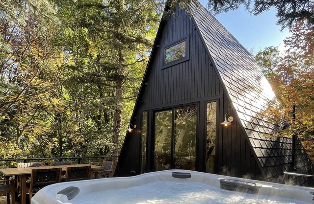 Sundance A-Frame 5 Min Walk to Resort & XL Hot Tub