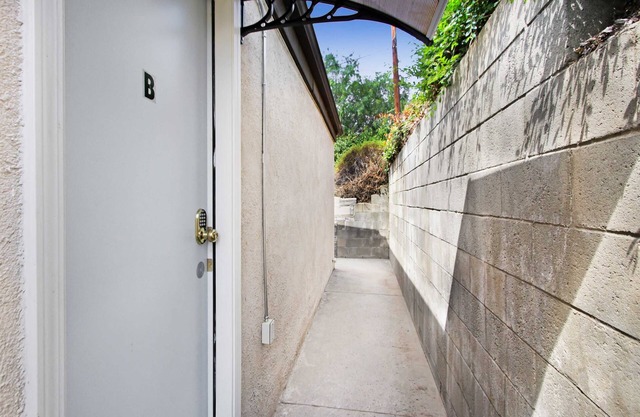 Sunny Azusa Hideaway Near APU Trails Easy LA Access