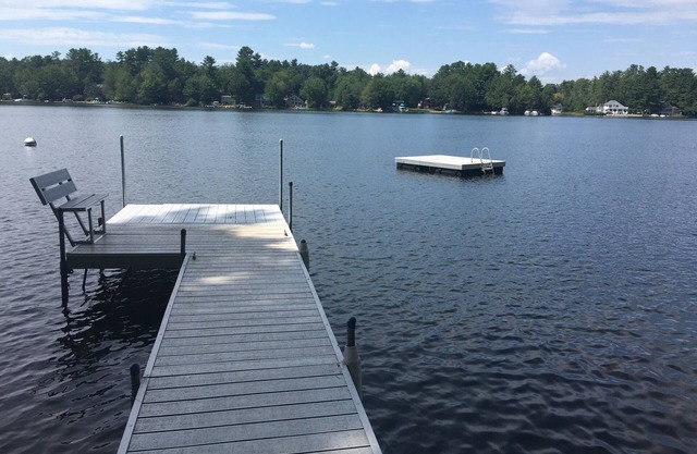 Sunny Waterfront Family Friendly Little Sebago Home