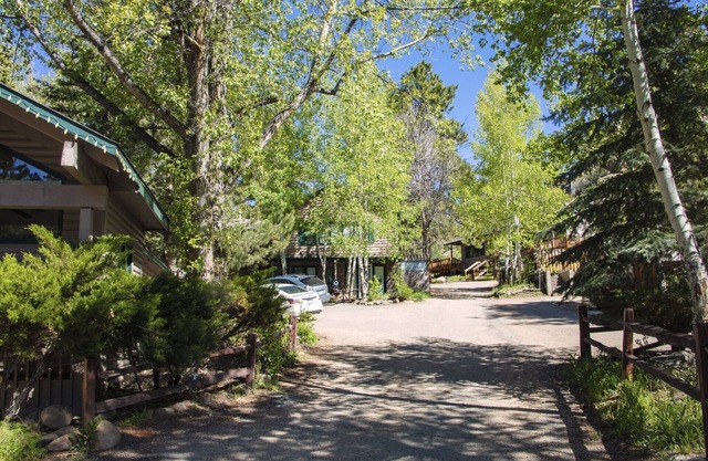 Sunnyside Knoll: 8 1 Bedroom Cabin