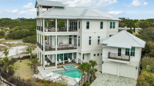 Sunset Pointe 30A by AvantStay Gulf Views Carriage Pool