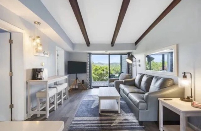Sunset Retreat at Kimberling City - pet friendly, ground floor condo, lake view
