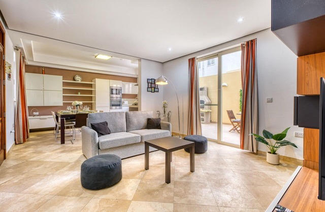 Swieqi 3 bedroom with Patio