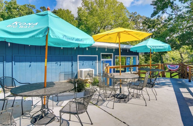 Table Rock Lake Apt w/Community Dock & Fire Pits!