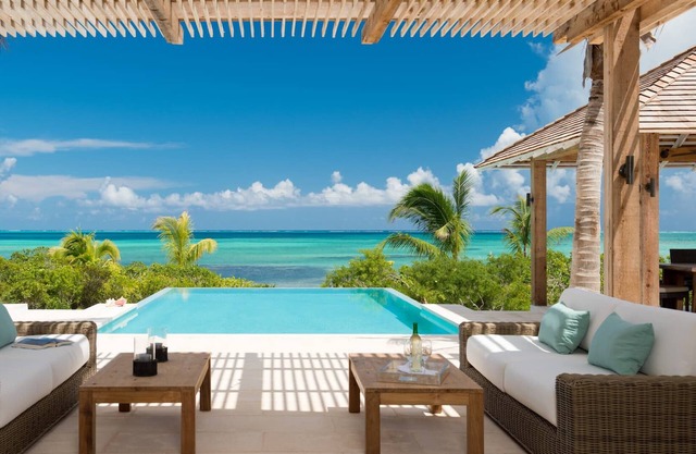 TC Villas -Castaway -Luxury Beachfront for Extended Families & Groups