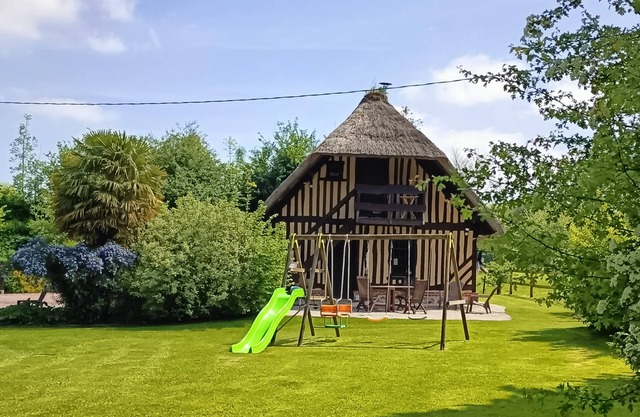 Thatched cottage in Normandy near Honfleur, Deauville Pont l'Eveque Le Havre