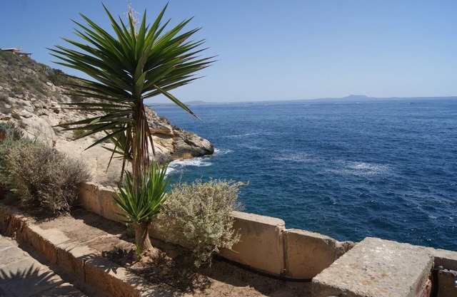The BEST HOUSE in the area with lovely views over the Ocean
