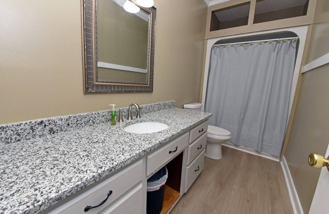 The Best VIEWS Large 2BR/3BA + Resort Pool