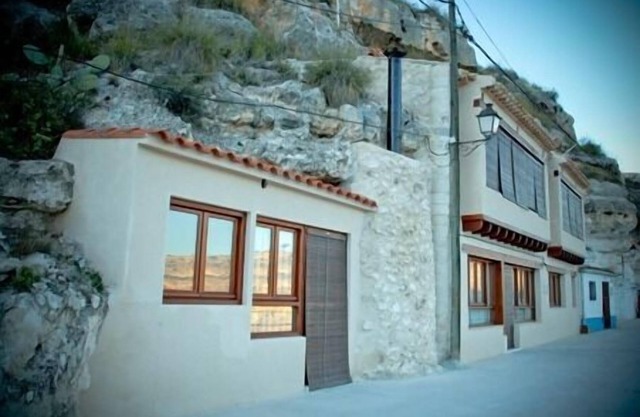 The Bodeguilla of Alcala del Jucar. Cottage for 2/4 person