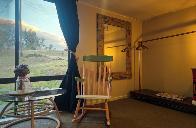 The Burrow: Creative Retreat & Showroom Stay in Frog Rock