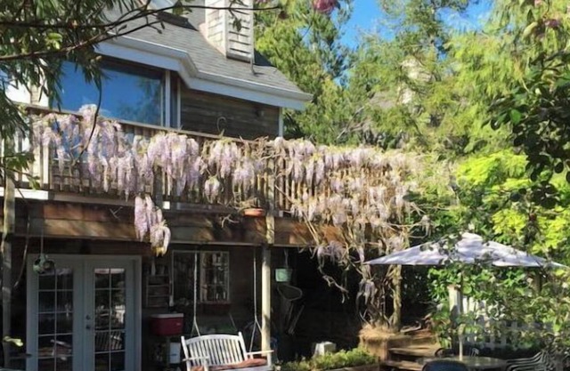 The Cozy Cottage-No cleaning Fee-Hot Tub-Dogs OK- EV charging