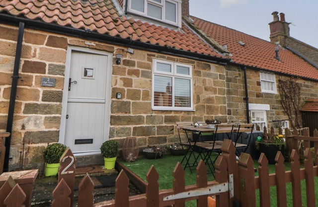 THE DEN, with a garden in Whitby