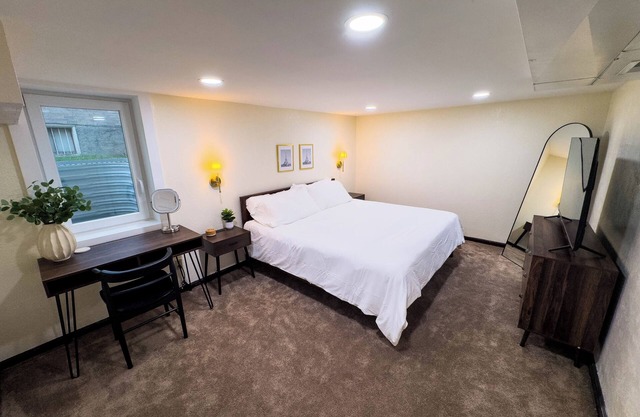 The Grove at Clay House - Charming 1BR Apartment in Denver's Sunnyside