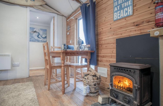 The Lodge - 1 Bedroom - Freshwest Beach Retreat