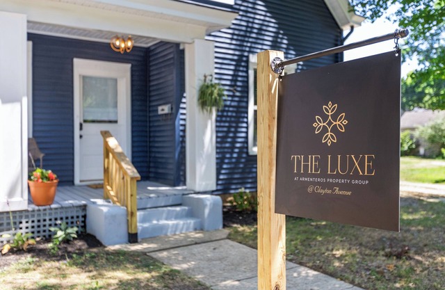 The Luxe/Hot Tub/Private Bar/12 Min to Horse Park