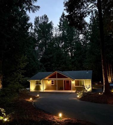 The Mossy Nook A Cozy Escape in the Woods!