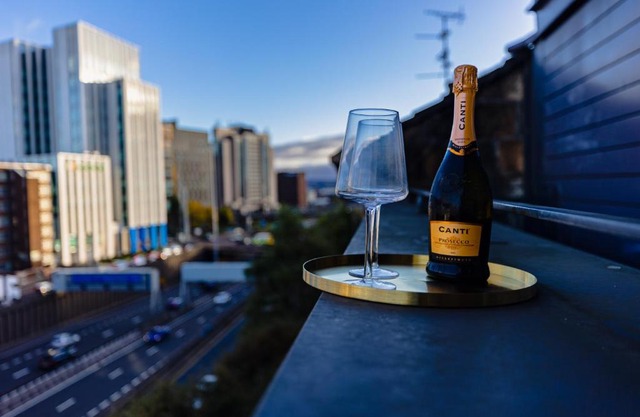 The Skyline Suite - *Private Balcony* *Views*
