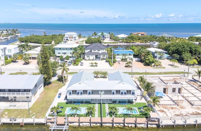 The Twin Palm Villas in Sombrero Beach - B- Oceanfront home with great views.
