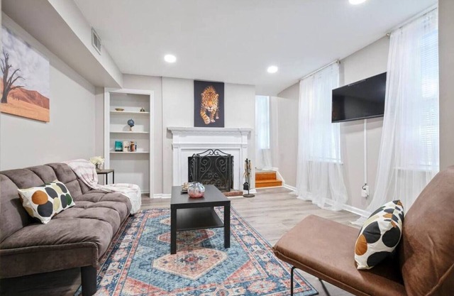 This apartment is a 2 bedroom(s), 1 bathrooms, located in Philadelphia, PA.