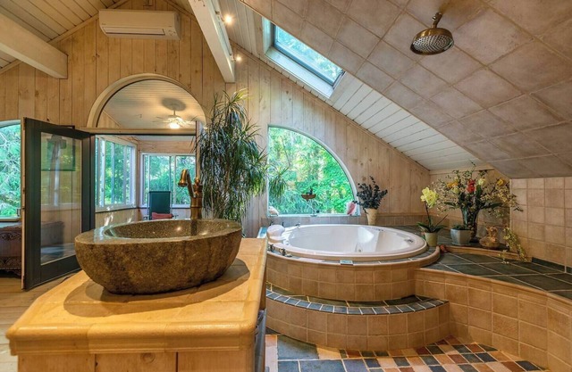 This chalet is a 5 bedroom(s), 3.5 bathrooms, located in Stratton Mountain, VT.