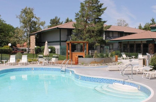 Thunderbird Resort Club - Spacious One-Bedroom W/Kitchen