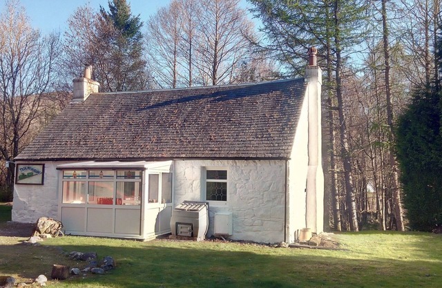 Tigh Mo Mhiann: Well-equipped cottage with original charm. No smoking no pets.