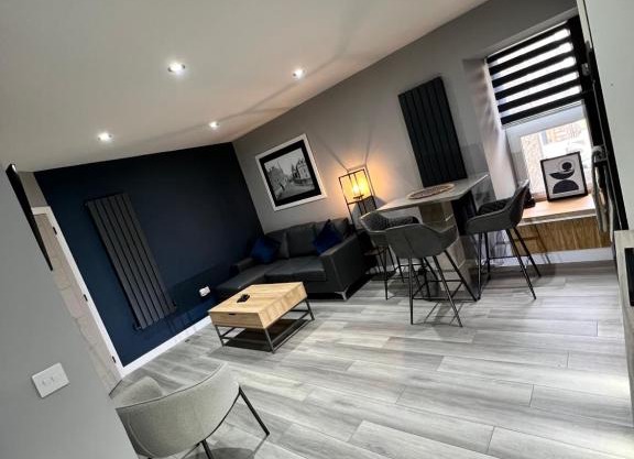 Town centre 3 bed luxury apartment