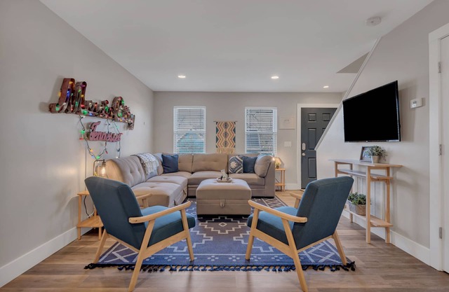 Townhouse across from Vanderbilt and Belmont! Central location