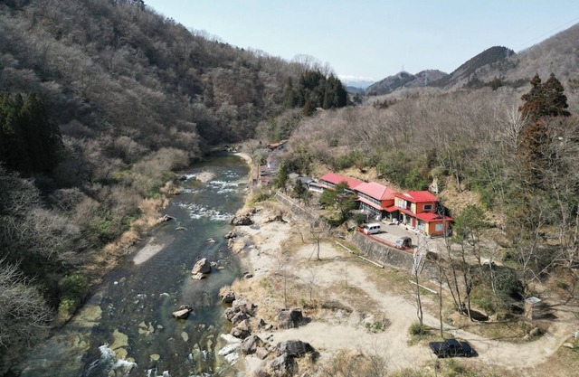 Traditional Japanese Inn with natural hot spring bath. 12 people sleeps here