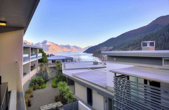 Travellers Oasis, Central Queenstown