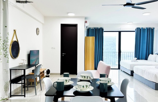 Trefoil by Manhattan Group