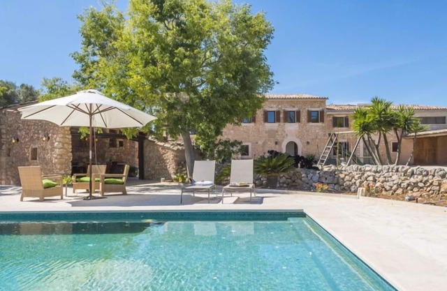 Typical country property with Yacuzzi pool and large outdoor area