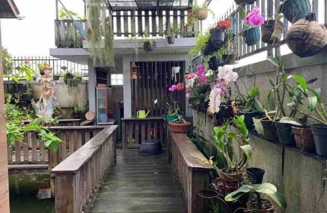 Umah Kayu, 2 bedroom with parking area and kitchen