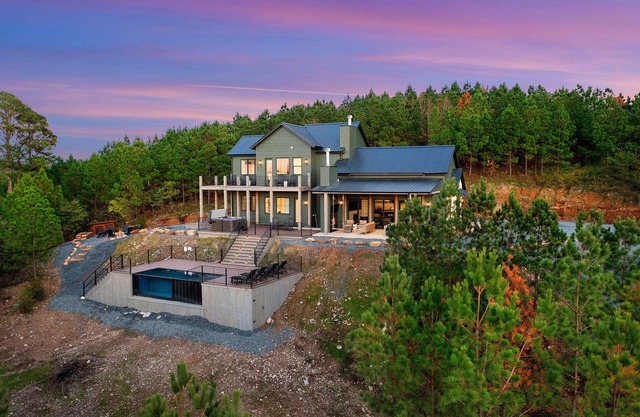 Unplug & Unwind | Luxe Hilltop + Pool