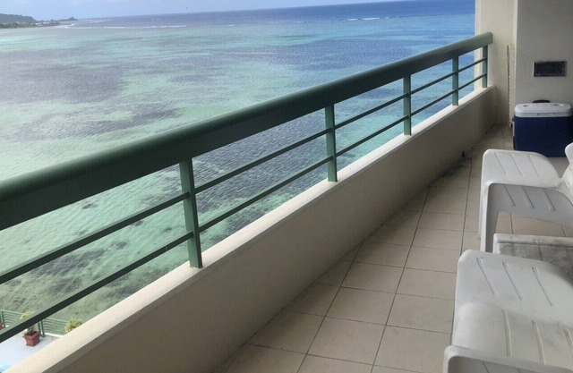 Upgraded ocean front condo, amazing view!! to feel like your home.