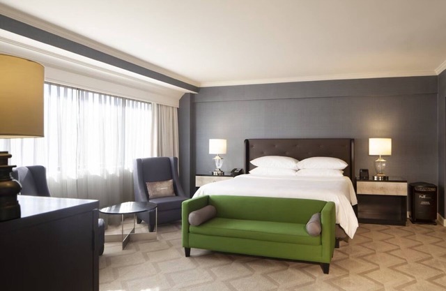 Upscale Hotel | Classic City Stay Near Museums and Monuments