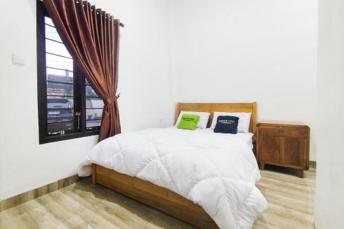 Urbanview Hotel Syariah at Glory Guest House Kota Baru