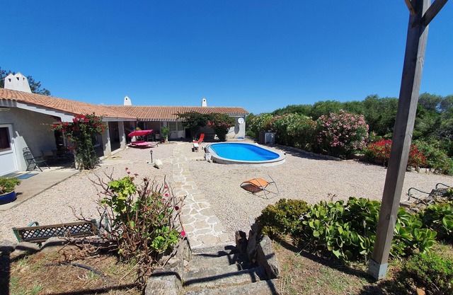 Vacation home Angelika, quiet location, heated pool, pet friendly,