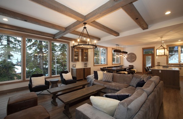 Vantage at SilverStar Mountain Ski in Ski Out Chalet top of Silverwoods Chair