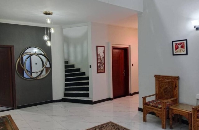 Varano Guest House
