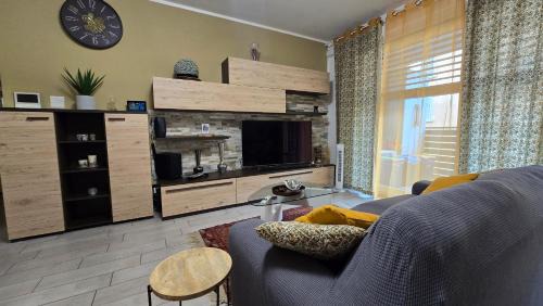 VARESE PRIME - Stylish and large Apartment, Air Conditioning, 2 Baths, 2 Covered Parking, City Centre