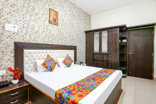 Via Aditya Guest House