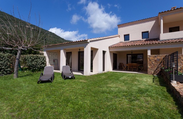Villa 1 in Sagone 4 bedrooms 140 m2, all comfort 5 minutes from the sea