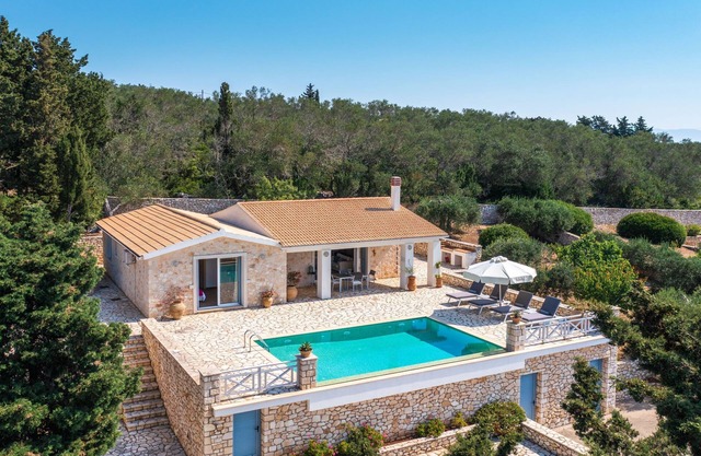 Villa Asteri - Two Bedroom Villa, Sleeps 4