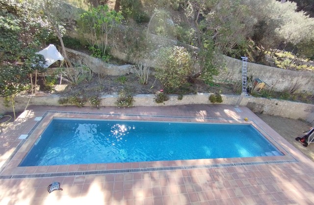Villa Avec Grande Piscine au Calme Absolu en Pleine Ville