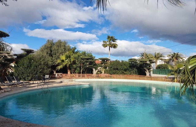 Villa Carlos, Primera Linea DE MAR CON Piscina Y Jardin
